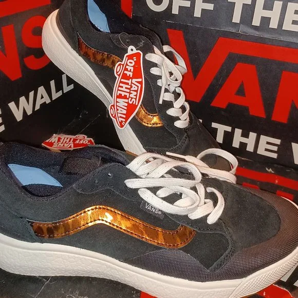 Vans Men's 8/Women 9.5 UltraRange Exo Patent Leopard Black UltraCush VN0AUWMBM8